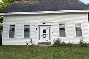 33 Center St, Machias, ME 04654 - Photo 1