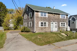 26 Crescent St, Rockland, ME 04841 - Photo 3