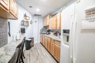 557 Hammond Street, Bangor, ME 04401 - Photo 3