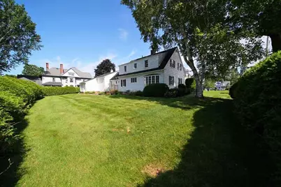 33 Pleasant Street, Houlton, ME 04730 - Photo 3