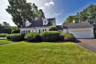 33 Pleasant St, Houlton, ME 04730 - Photo 5