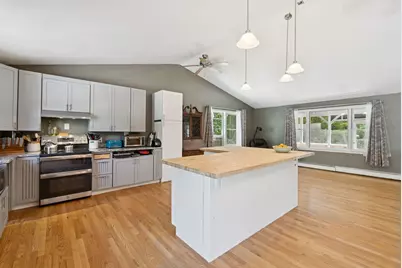 1569 Roosevelt Trail, Raymond, ME 04071 - Photo 9