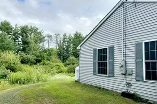 28 Pleasant Hill Dr, Waterville, ME 04901 - Photo 9