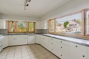 32 Orange St, Lewiston, ME 04240 - Photo 9