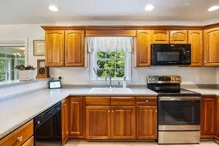 25 Hubbard St, Saco, ME 04072 - Photo 11