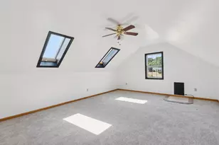 208 Pleasant St, Clinton, ME 04927 - Photo 17