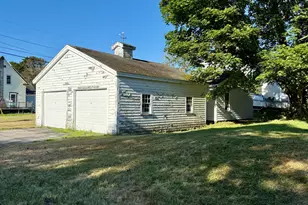 7 Broadway St, Eastport, ME 04631 - Photo 9