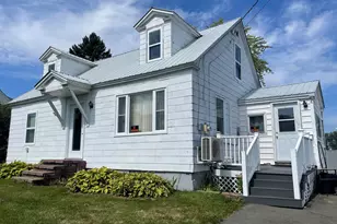 13 Vernon St, Limestone, ME 04750 - Photo 1