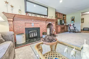 43 Estates Dr, Manchester, ME 04351 - Photo 5