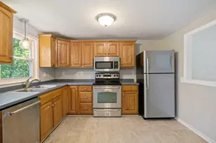 39 Powder Mill Dr, Kennebunk, ME 04043 - Photo 7