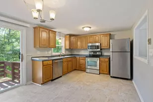 39 Powder Mill Dr, Kennebunk, ME 04043 - Photo 1