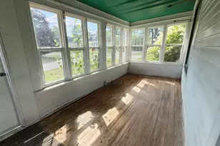 17 Bates St, Millinocket, ME 04462 - Photo 3