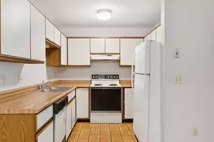 85 Middle St, Hallowell, ME 04347 - Photo 11