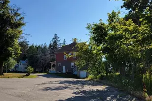 49 W Broadway, Lincoln, ME 04457 - Photo 17