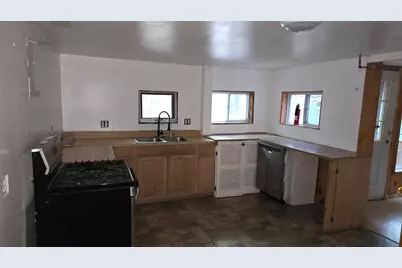 26 Front Avenue, Poland, ME 04274 - Photo 7