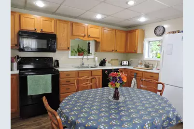 17 Baker Street, Clinton, ME 04927 - Photo 9