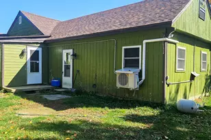 30 Park St, East Millinocket, ME 04430 - Photo 3