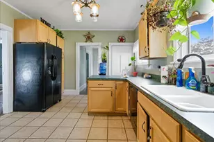 4 Beacon St, Livermore Falls, ME 04254 - Photo 11