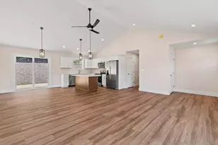 18 Hillside Dr, Raymond, ME 04071 - Photo 5