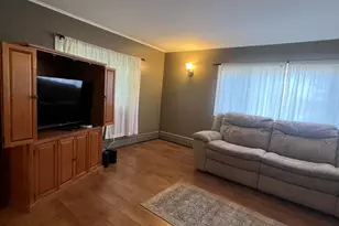 795 Memorial Dr, Winthrop, ME 04364 - Photo 7