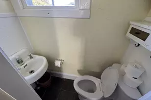 75 Elm St, Millinocket, ME 04462 - Photo 15