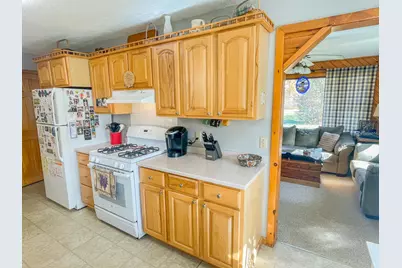 2740 Ohio Street, Glenburn, ME 04401 - Photo 13