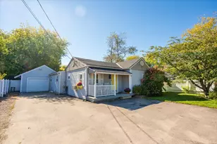 14 Thomaston St, Rockland, ME 04841 - Photo 3