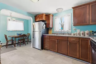 259 Sherwood St, Portland, ME 04103 - Photo 3