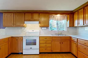 10 Nash St, Lewiston, ME 04240 - Photo 21