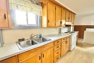 120 Knox St, Millinocket, ME 04462 - Photo 9