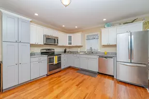 10 Crescent View Ave, Cape Elizabeth, ME 04107 - Photo 7