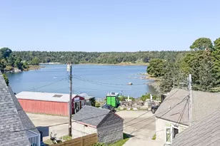 64 Main St, Vinalhaven, ME 04863 - Photo 9