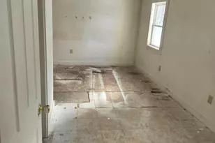 111 Prospect St, Dexter, ME 04930 - Photo 13