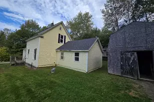 111 Prospect St, Dexter, ME 04930 - Photo 3