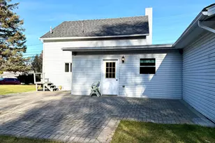 543 E Main St, Madawaska, ME 04756 - Photo 9