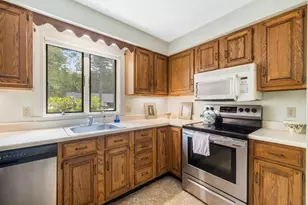 16 Oakwood Ln, Kennebunk, ME 04043 - Photo 17