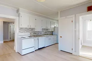 10 Leighton St, Waterville, ME 04901 - Photo 9