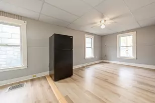 129 Washington St, Rumford, ME 04276 - Photo 9