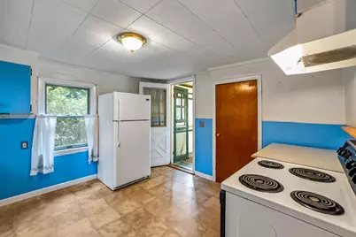 32 Amesbury Street, Rockland, ME 04841 - Photo 11