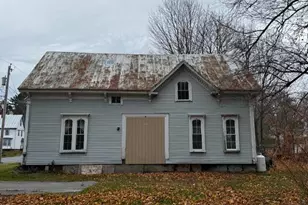 11 Summer St, Skowhegan, ME 04976 - Photo 3