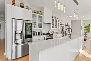 29 Navy St, Searsport, ME 04974 - Photo 1