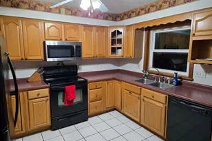 27 Mitchell St, Lewiston, ME 04240 - Photo 5