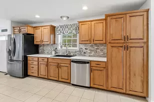 78 High Point Pl, Bradley, ME 04411 - Photo 5