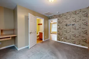 233 Middle St, Farmington, ME 04938 - Photo 19