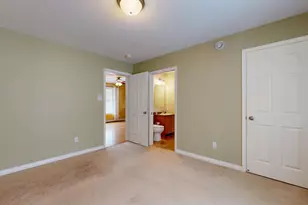 233 Middle St, Farmington, ME 04938 - Photo 23