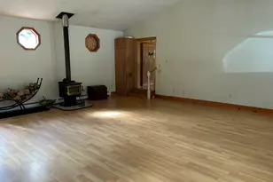 26 Clark St, Thomaston, ME 04861 - Photo 9