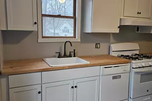 6 Munsey Ave, Livermore Falls, ME 04254 - Photo 9