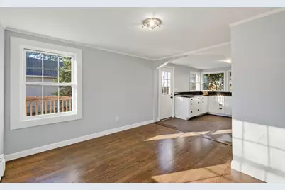 114 Narragansett Street, Gorham, ME 04038 - Photo 9