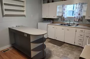 70 Spring St, Gardiner, ME 04345 - Photo 5