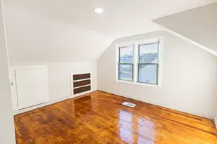 35 Oakland St, Waterville, ME 04901 - Photo 13